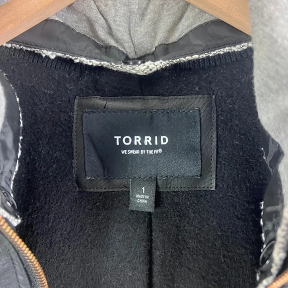 Torrid Black Faux Leather & Marled Grey Terry Bomber Jacket Size 1 Hooded - Picture 7 of 10